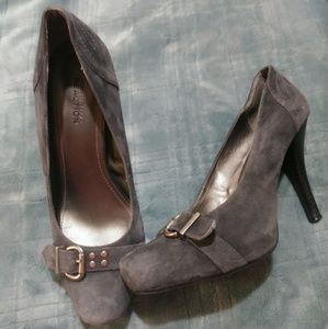 Kenneth Cole suade heels
